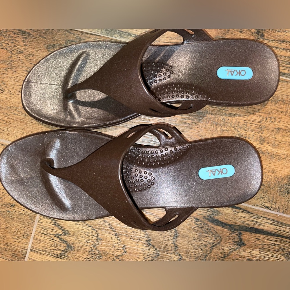 Women's Okal Size 9/L Brown Sandals